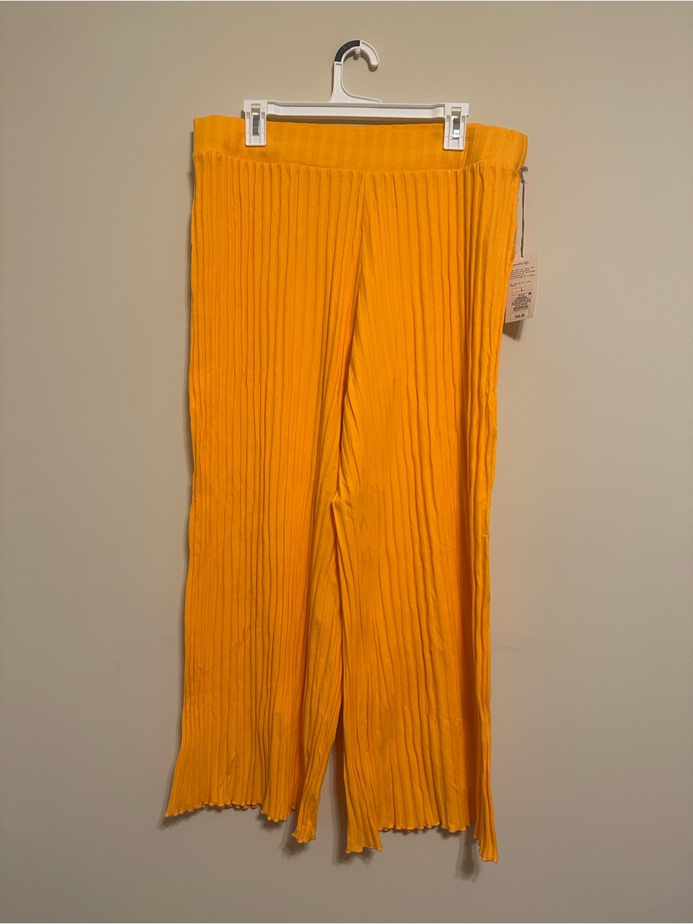 Yellow Women’s Pleated Wide-Leg Bottoms/Pants Size Large